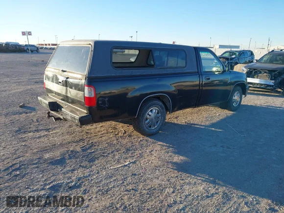 ✅ 1993 Toyota T100 DX • VIN: JT4VD10AOP0002351 • Lot: 43949521. Wystawiony na IAAI z przebiegiem 339 763 mil. Bezpłatny archiwum sprzedaży aukcyjnych z USA i szczegółowy raport historii pojazdu na DreamBid. Zdjęcie 4.