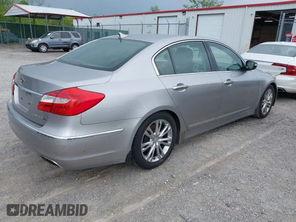 ✅ 2012 Hyundai Genesis 4.6L • VIN: KMHGC4DF9CU198114 • Lot: 42254995. Wystawiony na IAAI z przebiegiem 208 023 mil. Bezpłatny archiwum sprzedaży aukcyjnych z USA i szczegółowy raport historii pojazdu na DreamBid. Zdjęcie 4.
