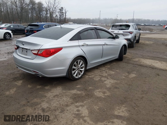 ✅ 2013 Hyundai Sonata SE • VIN: 5NPEC4AC5DH587530 • Lot: 44426939. Wystawiony na IAAI z przebiegiem 107 007 mil. Bezpłatny archiwum sprzedaży aukcyjnych z USA i szczegółowy raport historii pojazdu na DreamBid. Zdjęcie 4.