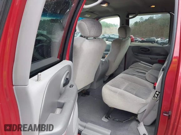✅ 2001 Ford F-150 XLT • VIN: 1FTRW07L51KF96363 • Lot: 44112745. Listed on IAAI with 213,885 mi. Free auction sales archive from the USA and detailed vehicle history report at DreamBid. Image 8.