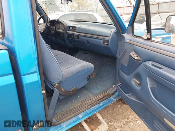 ✅ 1995 Ford F-150 • VIN: 1FTEF14N0SLB83675 • Lot: 41751132. Wystawiony na IAAI z przebiegiem 82 093 mil. Bezpłatny archiwum sprzedaży aukcyjnych z USA i szczegółowy raport historii pojazdu na DreamBid. Zdjęcie 5.