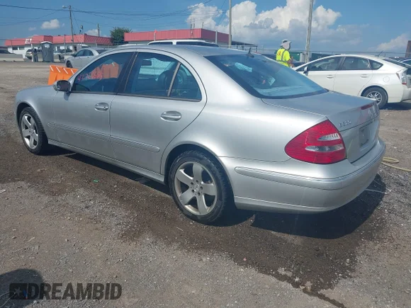 ✅ 2004 Mercedes-Benz E 320 • VIN: WDBUF65J74A494148 • Lot: 42726555. Wystawiony na IAAI z przebiegiem 164 711 mil. Bezpłatny archiwum sprzedaży aukcyjnych z USA i szczegółowy raport historii pojazdu na DreamBid. Zdjęcie 3.