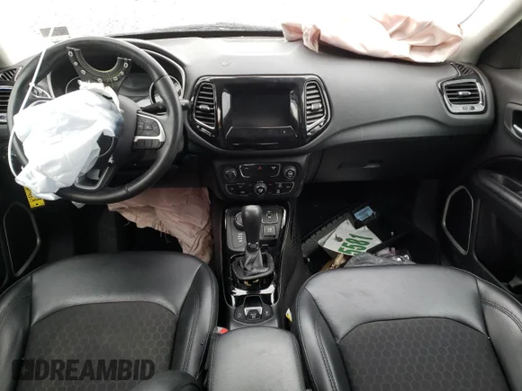 ✅ 2019 Jeep Compass Latitude • VIN: 3C4NJDBB0KT653636 • Лот: 44531403. Опубліковано раніше на Copart з пробігом 30 535 миль. Безкоштовний доступ до архіву аукціонних продажів зі США та докладний звіт про історію автомобіля на DreamBid. Зображення 8.