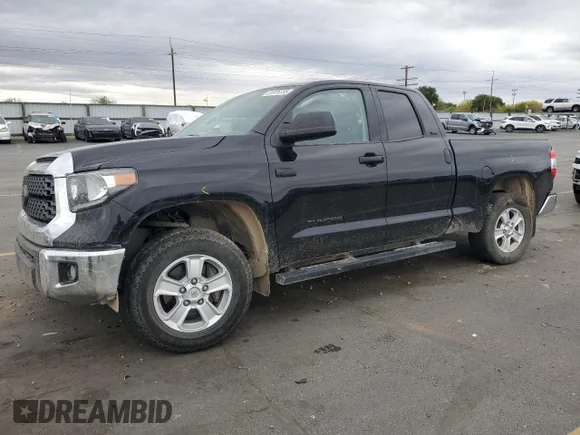 ✅ 2021 Toyota Tundra SR5 • VIN: 5TFUY5F18MX026267 • Lot: 81976785. Wystawiony na Copart z przebiegiem 73 701 mil. Bezpłatny archiwum sprzedaży aukcyjnych z USA i szczegółowy raport historii pojazdu na DreamBid. Zdjęcie 1.
