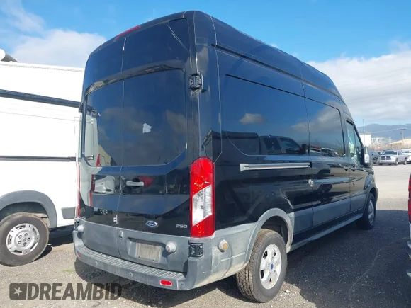 ✅ 2017 Ford Transit • VIN: 1FTYR2XM8HKB54694 • Лот: 44285886. Опубліковано раніше на IAAI з пробігом 106 366 миль. Безкоштовний доступ до архіву аукціонних продажів зі США та докладний звіт про історію автомобіля на DreamBid. Зображення 4.