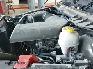 2024 Ram 1500 SLT z VIN 1C6RR6GG6RS137293, wystawiony jako IAAI lot #43323845 z przebiegiem 34 382 mil mil oraz . Historia ofert i sprzedaży dostępna na DreamBid. Obrazek 19.