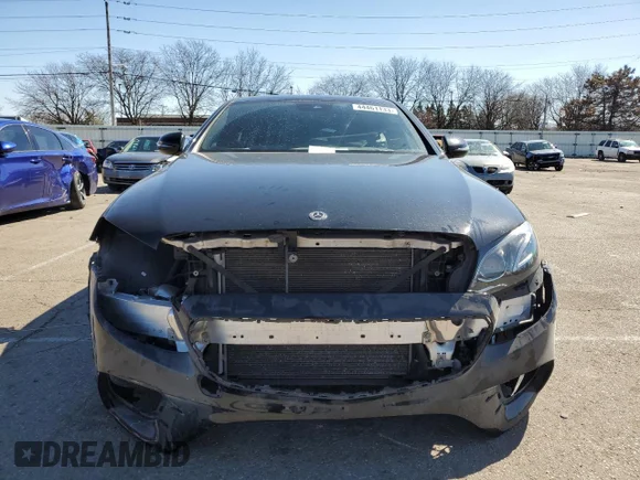 ✅ 2018 Mercedes-Benz E 43 AMG • VIN: WDDZF6EB3JA485139 • Lot: 44461133. Wystawiony na Copart z przebiegiem 52 487 mil. Bezpłatny archiwum sprzedaży aukcyjnych z USA i szczegółowy raport historii pojazdu na DreamBid. Zdjęcie 5.