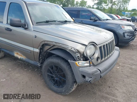 ✅ 2007 Jeep Liberty Sport • VIN: 1J4GL48K77W507482 • Лот: 42535611. Опубліковано раніше на IAAI з пробігом 196 224 миль. Безкоштовний доступ до архіву аукціонних продажів зі США та докладний звіт про історію автомобіля на DreamBid. Зображення 6.