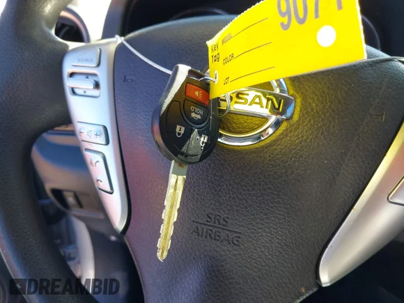 ✅ 2018 Nissan Versa SV • VIN: 3N1CN7AP2JK397825 • Lot: 44620543. Wystawiony na IAAI z przebiegiem 69 738 mil. Bezpłatny archiwum sprzedaży aukcyjnych z USA i szczegółowy raport historii pojazdu na DreamBid. Zdjęcie 11.