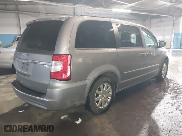 ✅ 2014 Chrysler Town & Country Touring • VIN: 2C4RC1BGXER417931 • Lot: 44530116. Wystawiony na IAAI z przebiegiem 217 824 mil. Bezpłatny archiwum sprzedaży aukcyjnych z USA i szczegółowy raport historii pojazdu na DreamBid. Zdjęcie 4.