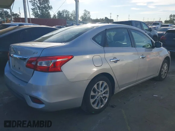 ✅ 2018 Nissan Sentra SV • VIN: 3N1AB7AP9JL624535 • Lot: 44126931. Wystawiony na IAAI z przebiegiem 82 836 mil. Bezpłatny archiwum sprzedaży aukcyjnych z USA i szczegółowy raport historii pojazdu na DreamBid. Zdjęcie 4.