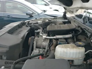 ✅ 2005 Chevrolet Silverado 2500HD LT • VIN: 1GCHK23255F837613 • Lot: 40803737. Wystawiony na IAAI z przebiegiem 166 626 mil. Bezpłatny archiwum sprzedaży aukcyjnych z USA i szczegółowy raport historii pojazdu na DreamBid. Zdjęcie 19.