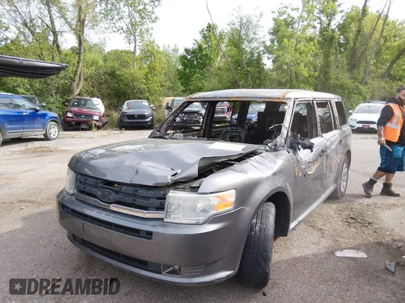 ✅ 2010 Ford Flex SE • VIN: 2FMGK5BC6ABA85323 • Lot: 45183303. Wystawiony na IAAI z przebiegiem Nie podano. Bezpłatny archiwum sprzedaży aukcyjnych z USA i szczegółowy raport historii pojazdu na DreamBid. Zdjęcie 2.