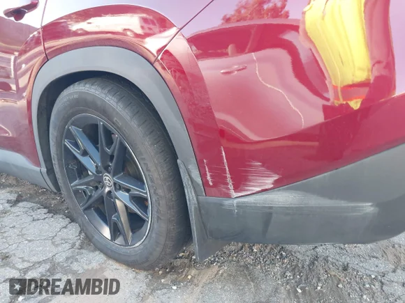 ✅ 2024 Toyota Highlander XLE • VIN: 5TDAAAB56RS009330 • Lot: 44037526. Wystawiony na IAAI z przebiegiem 27 845 mil. Bezpłatny archiwum sprzedaży aukcyjnych z USA i szczegółowy raport historii pojazdu na DreamBid. Zdjęcie 6.