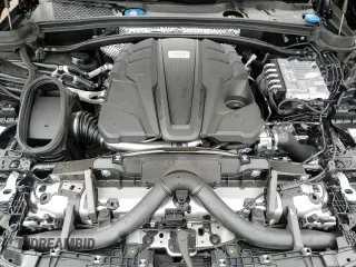 ✅ 2025 Porsche Macan Turbo • VIN: WP1AF2A51SLB52202 • Lot: 90082045. Wystawiony na Copart z przebiegiem 6 060 mil. Bezpłatny archiwum sprzedaży aukcyjnych z USA i szczegółowy raport historii pojazdu na DreamBid. Zdjęcie 15.