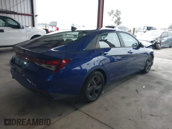✅ 2022 Hyundai Elantra SEL • VIN: 5NPLM4AG3NH072647 • Lot: 43786011. Wystawiony na IAAI z przebiegiem 47 308 mil. Bezpłatny archiwum sprzedaży aukcyjnych z USA i szczegółowy raport historii pojazdu na DreamBid. Zdjęcie 4.