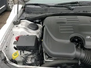 ✅ 2017 Chrysler 300 S • VIN: 2C3CCABG5HH593841 • Лот: 92123335. Опубликован ранее на Copart с пробегом 32 027 миль. Бесплатный доступ к архиву аукционных продаж из США и подробный отчёт об истории автомобиля на DreamBid. Изображение 13.