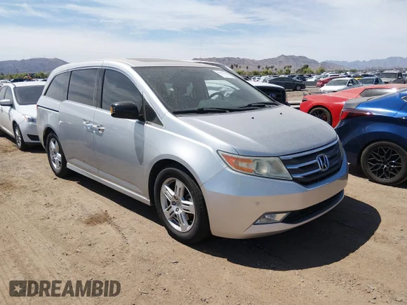 ✅ 2013 Honda Odyssey Touring • VIN: 5FNRL5H92DB081704 • Lot: 45237644. Wystawiony na IAAI z przebiegiem 139 022 mil. Bezpłatny archiwum sprzedaży aukcyjnych z USA i szczegółowy raport historii pojazdu na DreamBid. Zdjęcie 1.