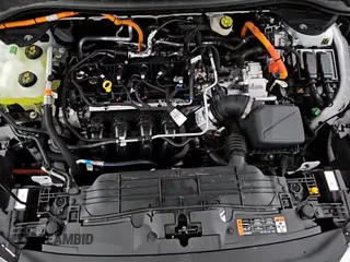 ✅ 2025 Ford Escape ST-Line • VIN: 1FMCU0MZ0SUB07583 • Lot: 91229085. Wystawiony na Copart z przebiegiem 5 mil. Bezpłatny archiwum sprzedaży aukcyjnych z USA i szczegółowy raport historii pojazdu na DreamBid. Zdjęcie 15.