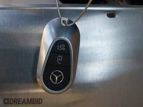 ✅ 2025 Mercedes-Benz GLC 300 • VIN: W1NKM4GB1SF296490 • Lot: 43452214. Wystawiony na IAAI z przebiegiem 16 434 mil. Bezpłatny archiwum sprzedaży aukcyjnych z USA i szczegółowy raport historii pojazdu na DreamBid. Zdjęcie 11.