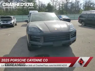 ✅ 2025 Porsche Cayenne • VIN: WP1BA2AY1SDA30446 • Lot: 69814235. Listed on Copart with 2,378 mi. Free auction sales archive from the USA and detailed vehicle history report at DreamBid. Image 19.