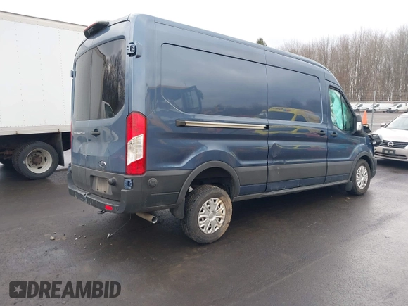 ✅ 2024 Ford Transit Cargo • VIN: 1FTBR1C82RKB58959 • Lot: 44155699. Wystawiony na IAAI z przebiegiem 38 937 mil. Bezpłatny archiwum sprzedaży aukcyjnych z USA i szczegółowy raport historii pojazdu na DreamBid. Zdjęcie 4.