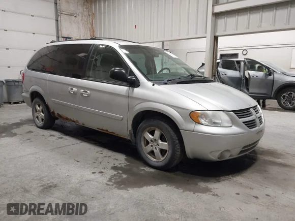 ✅ 2005 Dodge Caravan SXT • VIN: 2D4GP44L35R316403 • Lot: 42375328. Wystawiony na IAAI z przebiegiem 179 299 mil. Bezpłatny archiwum sprzedaży aukcyjnych z USA i szczegółowy raport historii pojazdu na DreamBid. Zdjęcie 1.