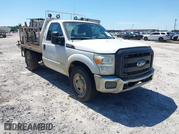 ✅ 2011 Ford F-350 XL • VIN: 1FTBF3A6XBEB67242 • Lot: 43038518. Wystawiony na IAAI z przebiegiem 159 083 mil. Bezpłatny archiwum sprzedaży aukcyjnych z USA i szczegółowy raport historii pojazdu na DreamBid. Zdjęcie 1.