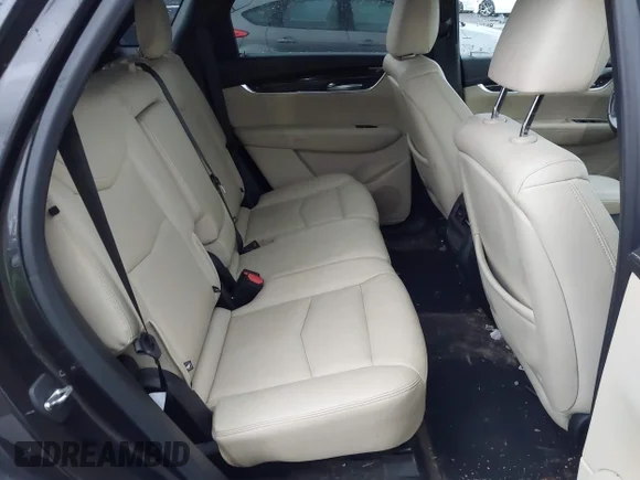 ✅ 2019 Cadillac XT5 AWD • VIN: 1GYKNBRS4KZ105742 • Lot: 43484158. Wystawiony na IAAI z przebiegiem 77 523 mil. Bezpłatny archiwum sprzedaży aukcyjnych z USA i szczegółowy raport historii pojazdu na DreamBid. Zdjęcie 8.