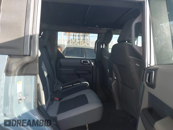 ✅ 2021 Ford Bronco Big Bend • VIN: 1FMDE5BH9MLA83351 • Lot: 44507982. Wystawiony na IAAI z przebiegiem 36 243 mil. Bezpłatny archiwum sprzedaży aukcyjnych z USA i szczegółowy raport historii pojazdu na DreamBid. Zdjęcie 8.