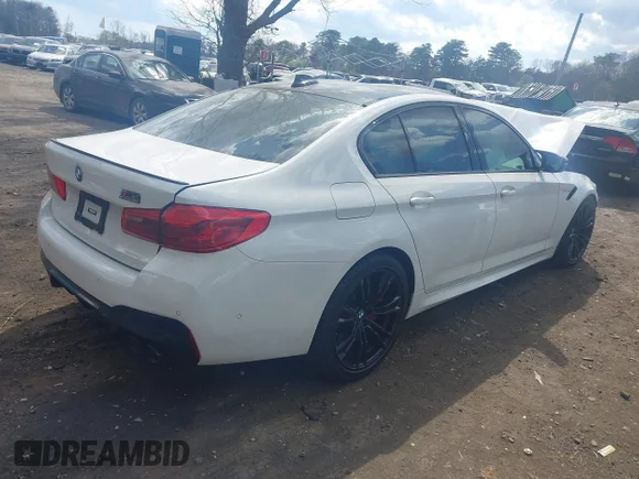 ✅ 2023 BMW M5 • VIN: WBS83CH04PCL21461 • Lot: 44896559. Wystawiony na IAAI z przebiegiem 24 732 mil. Bezpłatny archiwum sprzedaży aukcyjnych z USA i szczegółowy raport historii pojazdu na DreamBid. Zdjęcie 4.