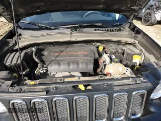 ✅ 2018 Jeep Renegade Latitude • VIN: ZACCJBBB1JPG79454 • Lot: 90443075. Wystawiony na Copart z przebiegiem 97 527 mil. Bezpłatny archiwum sprzedaży aukcyjnych z USA i szczegółowy raport historii pojazdu na DreamBid. Zdjęcie 14.