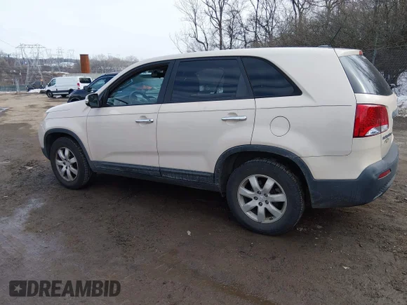 ✅ 2011 Kia Sorento LX • VIN: 5XYKT3A1XBG122113 • Lot: 44493838. Wystawiony na IAAI z przebiegiem 160 139 mil. Bezpłatny archiwum sprzedaży aukcyjnych z USA i szczegółowy raport historii pojazdu na DreamBid. Zdjęcie 3.