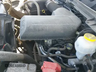 2024 Ram 1500 SLT z VIN 1C6RR7GG6RS153760, wystawiony jako IAAI lot #42820854 z przebiegiem 44 153 mil mil oraz . Historia ofert i sprzedaży dostępna na DreamBid. Obrazek 19.