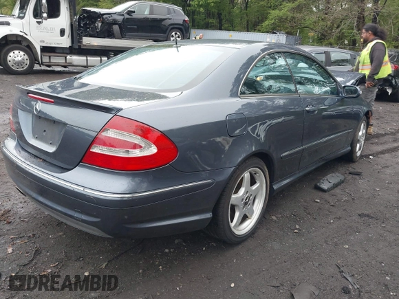 ✅ 2005 Mercedes-Benz CLK 500 • VIN: WDBTJ75J95F123996 • Lot: 42202472. Wystawiony na IAAI z przebiegiem 147 706 mil. Bezpłatny archiwum sprzedaży aukcyjnych z USA i szczegółowy raport historii pojazdu na DreamBid. Zdjęcie 4.