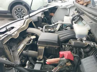 ✅ 2019 Nissan NV200 S • VIN: 3N6CM0KN1KK703383 • Lot: 43314604. Wystawiony na IAAI z przebiegiem 52 894 mil. Bezpłatny archiwum sprzedaży aukcyjnych z USA i szczegółowy raport historii pojazdu na DreamBid. Zdjęcie 19.