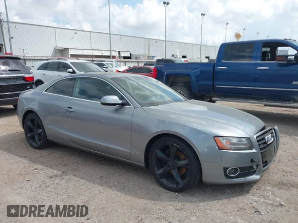 ✅ 2010 Audi A5 3.2L Premium Plus • VIN: WAUCKAFR9AA034885 • Lot: 44772685. Wystawiony na IAAI z przebiegiem 127 158 mil. Bezpłatny archiwum sprzedaży aukcyjnych z USA i szczegółowy raport historii pojazdu na DreamBid. Zdjęcie 1.