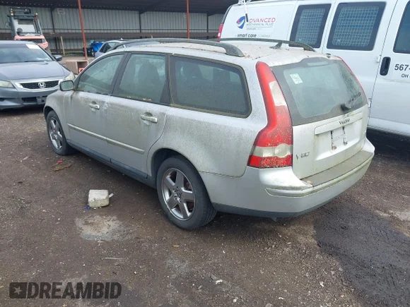 ✅ 2005 Volvo V50 • VIN: YV1MJ682952070898 • Лот: 42486067. Опубликован ранее на IAAI с пробегом 208 083 миль. Бесплатный доступ к архиву аукционных продаж из США и подробный отчёт об истории автомобиля на DreamBid. Изображение 3.