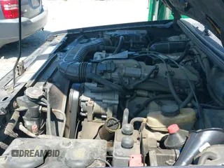 1993 Ford Explorer Eddie Bauer z VIN 1FMCU22X3PUD75709, wystawiony jako IAAI lot #42687329 z przebiegiem 247 027 mil mil oraz . Historia ofert i sprzedaży dostępna na DreamBid. Obrazek 17.