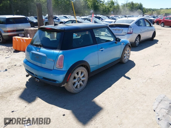 ✅ 2005 MINI Hardtop S • VIN: WMWRE33445TD93371 • Лот: 45333781. Опубликован ранее на IAAI с пробегом 84 575 миль. Бесплатный доступ к архиву аукционных продаж из США и подробный отчёт об истории автомобиля на DreamBid. Изображение 4.