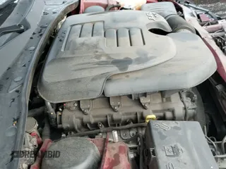 ✅ 2013 Chrysler 300 S • VIN: 2C3CCAGG2DH728471 • Лот: 41182745. Опубликован ранее на IAAI с пробегом 128 927 миль. Бесплатный доступ к архиву аукционных продаж из США и подробный отчёт об истории автомобиля на DreamBid. Изображение 21.