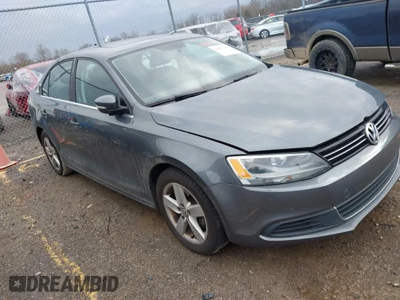 ✅ 2013 Volkswagen Jetta TDI w/Premium/Nav • VIN: 3VW3L7AJ9DM274351 • Лот: 44160493. Опубліковано раніше на IAAI з пробігом 192 660 миль. Безкоштовний доступ до архіву аукціонних продажів зі США та докладний звіт про історію автомобіля на DreamBid. Зображення 1.