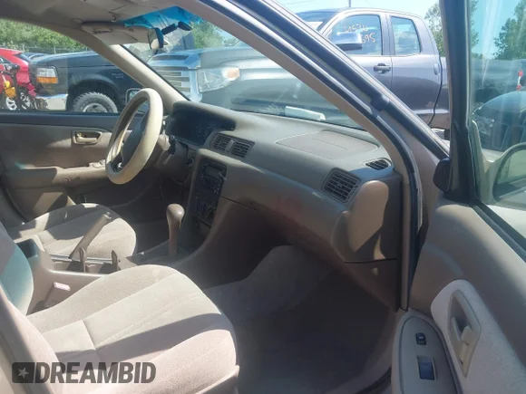 ✅ 2001 Toyota Camry LE • VIN: 4T1BF22K91U119592 • Lot: 45264875. Wystawiony na IAAI z przebiegiem 99 932 mil. Bezpłatny archiwum sprzedaży aukcyjnych z USA i szczegółowy raport historii pojazdu na DreamBid. Zdjęcie 5.