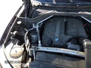 ✅ 2017 BMW X5 xDrive35i • VIN: 5UXKR0C35H0X80799 • Lot: 90932325. Wystawiony na Copart z przebiegiem 105 252 mil. Bezpłatny archiwum sprzedaży aukcyjnych z USA i szczegółowy raport historii pojazdu na DreamBid. Zdjęcie 14.