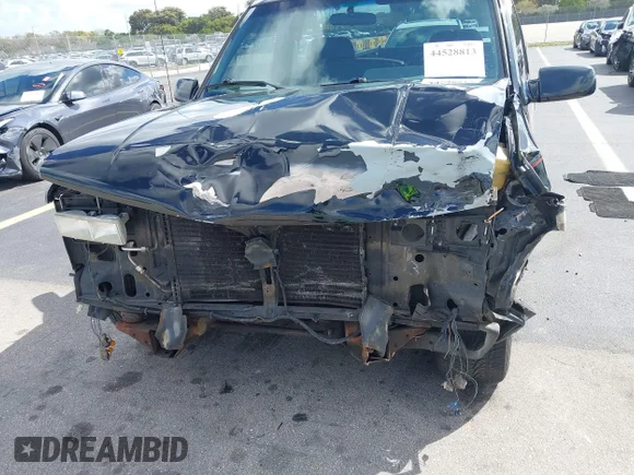 ✅ 1992 Chevrolet Silverado 1500 • VIN: 1GCEC14H5NE184168 • Lot: 44528813. Wystawiony na IAAI z przebiegiem 353 329 mil. Bezpłatny archiwum sprzedaży aukcyjnych z USA i szczegółowy raport historii pojazdu na DreamBid. Zdjęcie 6.