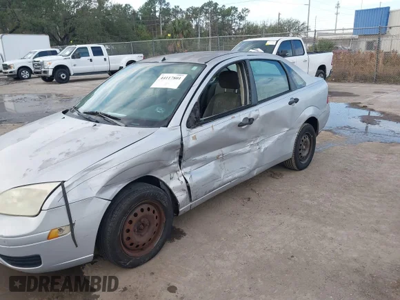 ✅ 2005 Ford Focus S • VIN: 1FAFP34N15W318569 • Lot: 44117801. Listed on IAAI with 204,730 mi. Free auction sales archive from the USA and detailed vehicle history report at DreamBid. Image 6.