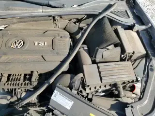 ✅ 2017 Volkswagen Passat SE • VIN: 1VWBT7A36HC037515 • Lot: 92909815. Wystawiony na Copart z przebiegiem 109 578 mil. Bezpłatny archiwum sprzedaży aukcyjnych z USA i szczegółowy raport historii pojazdu na DreamBid. Zdjęcie 13.