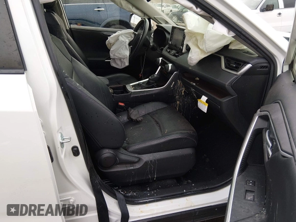 ✅ 2020 Toyota RAV4 Limited • VIN: JTMN1RFV1LD530713 • Lot: 44230819. Wystawiony na IAAI z przebiegiem 21 868 mil. Bezpłatny archiwum sprzedaży aukcyjnych z USA i szczegółowy raport historii pojazdu na DreamBid. Zdjęcie 5.