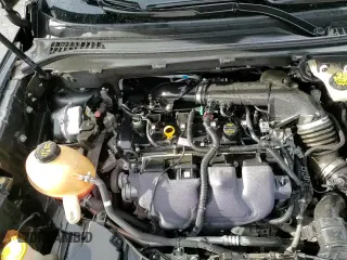 ✅ 2017 Lincoln MKC Reserve • VIN: 5LMCJ3C96HUL52082 • Lot: 87216345. Wystawiony na Copart z przebiegiem 89 232 mil. Bezpłatny archiwum sprzedaży aukcyjnych z USA i szczegółowy raport historii pojazdu na DreamBid. Zdjęcie 16.