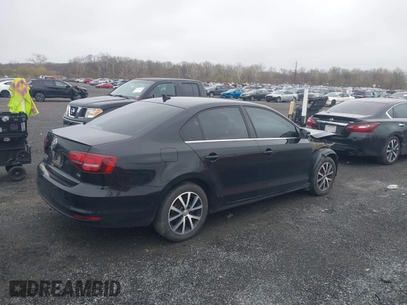✅ 2018 Volkswagen Jetta SE • VIN: 3VWDB7AJ6JM219309 • Lot: 44779934. Wystawiony na IAAI z przebiegiem 204 706 mil. Bezpłatny archiwum sprzedaży aukcyjnych z USA i szczegółowy raport historii pojazdu na DreamBid. Zdjęcie 4.